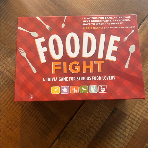 Foodie Fight Trivia Game - new - Picture 1 of 2